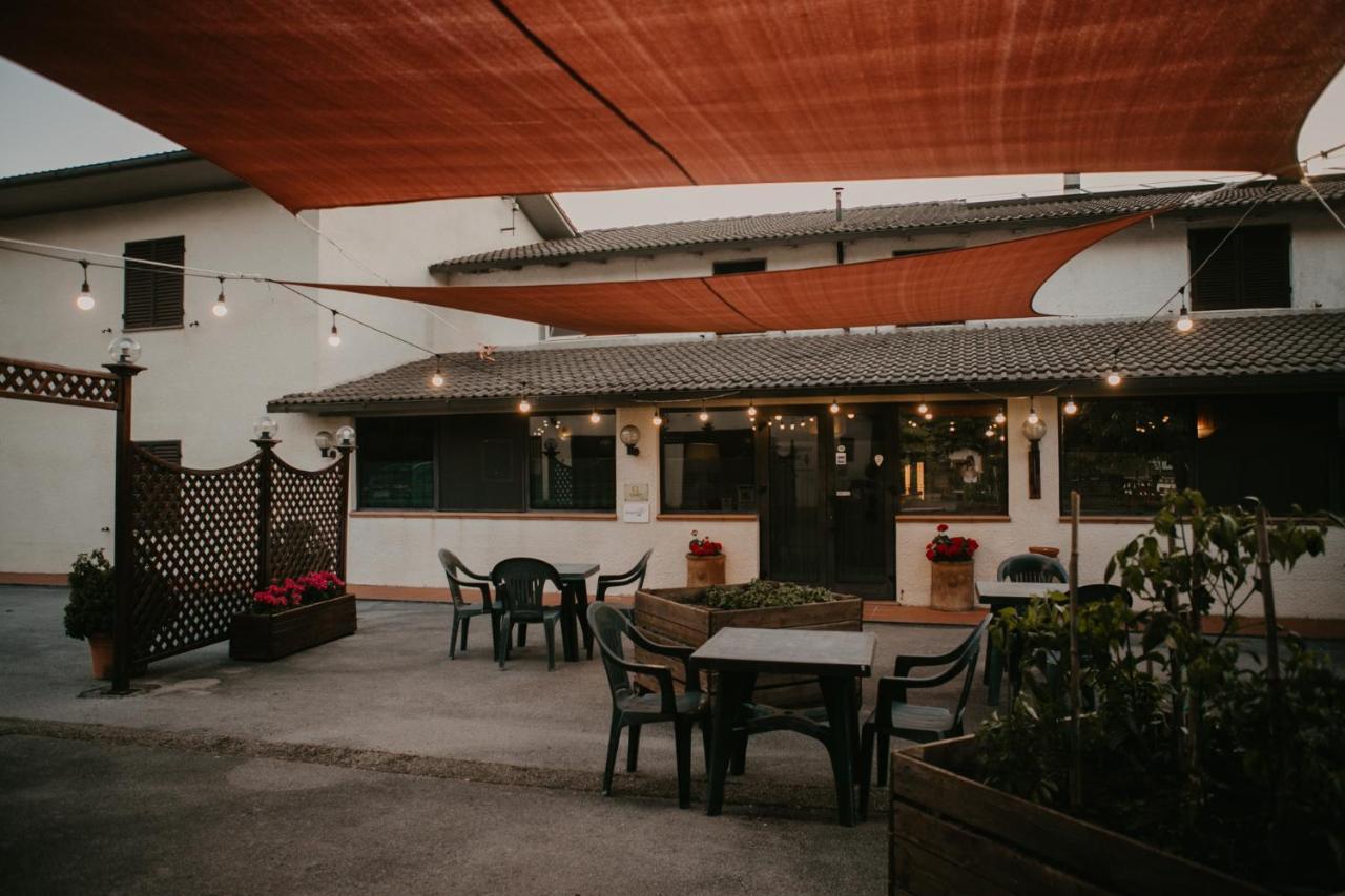 Hotel La Scottiglia E Ristorante Seggiano Exterior foto